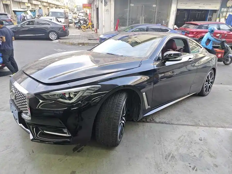 Infiniti Q60