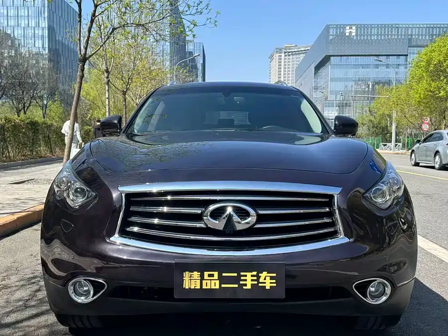 Infiniti QX70