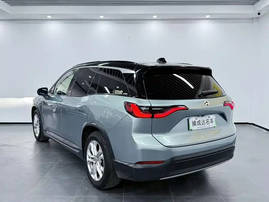 NIO ES8