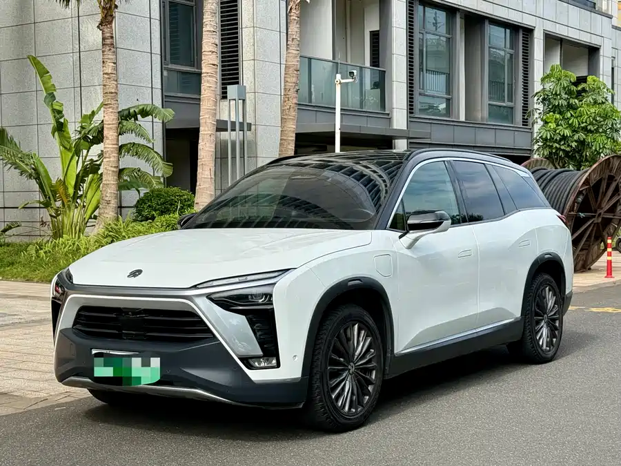 NIO ES8