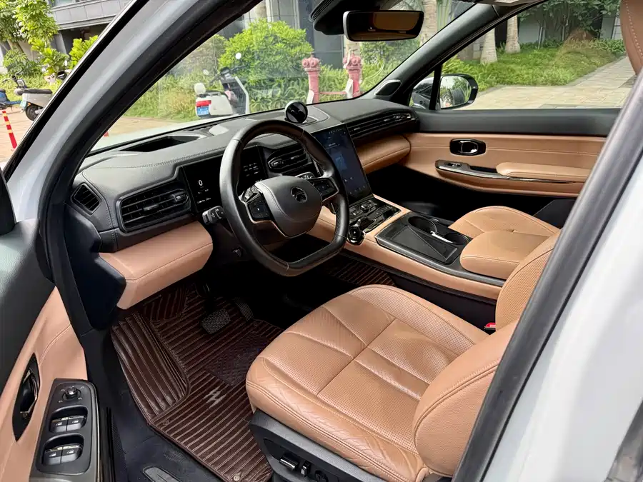 NIO ES8
