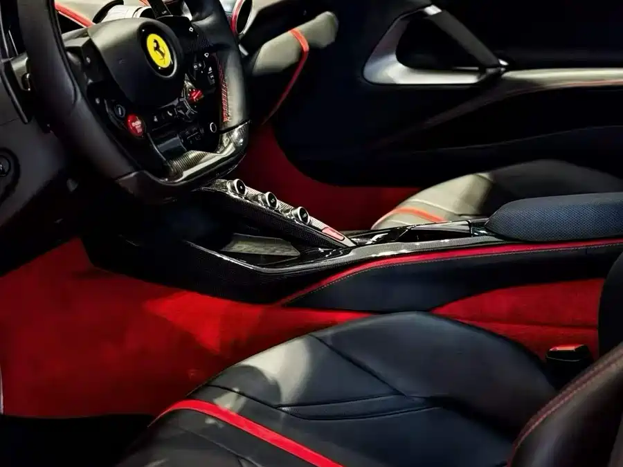 Ferrari 812