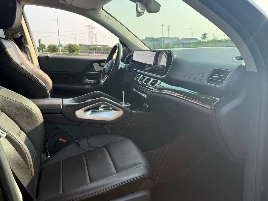 Mercedes Benz GLS