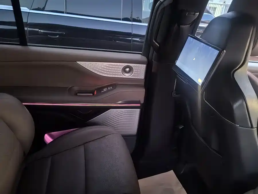 Lincoln Navigator