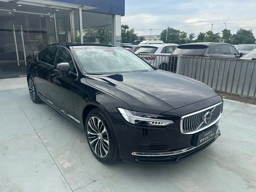 Volvo S90 plug-in hybrid