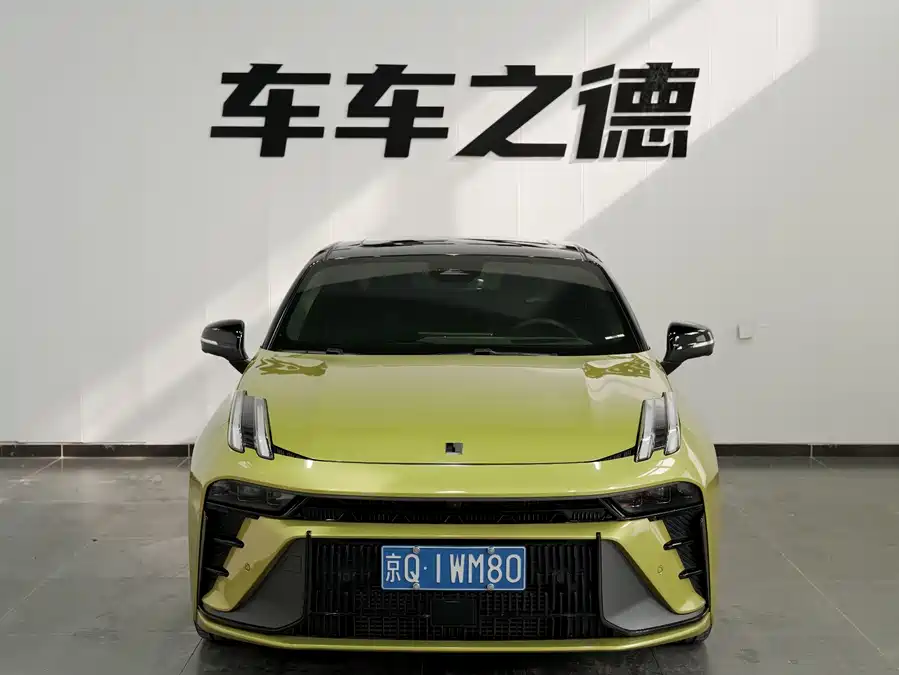 Lynk & Co 03