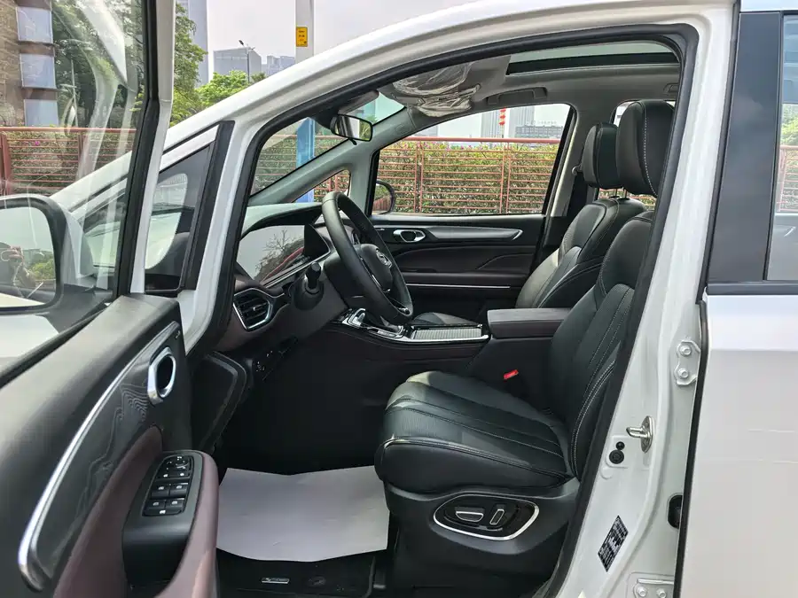 GAC Trumpchi M6