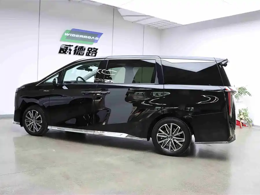GAC Trumpchi M8