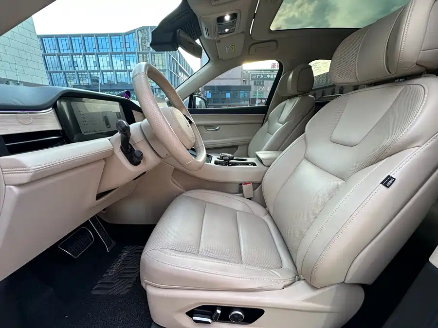 AITO Wenjie M5