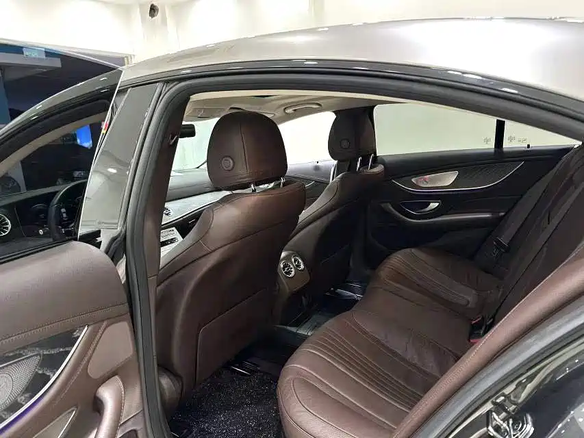 Mercedes Benz CLS