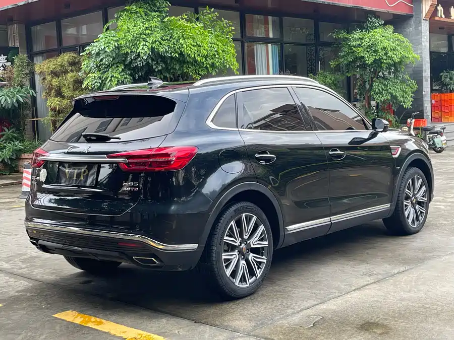 Hongqi HS5