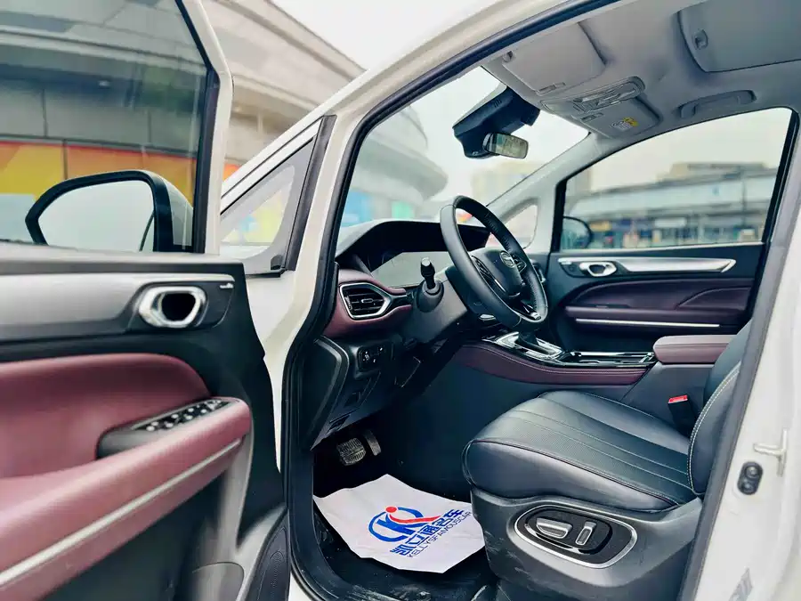 GAC Trumpchi M6