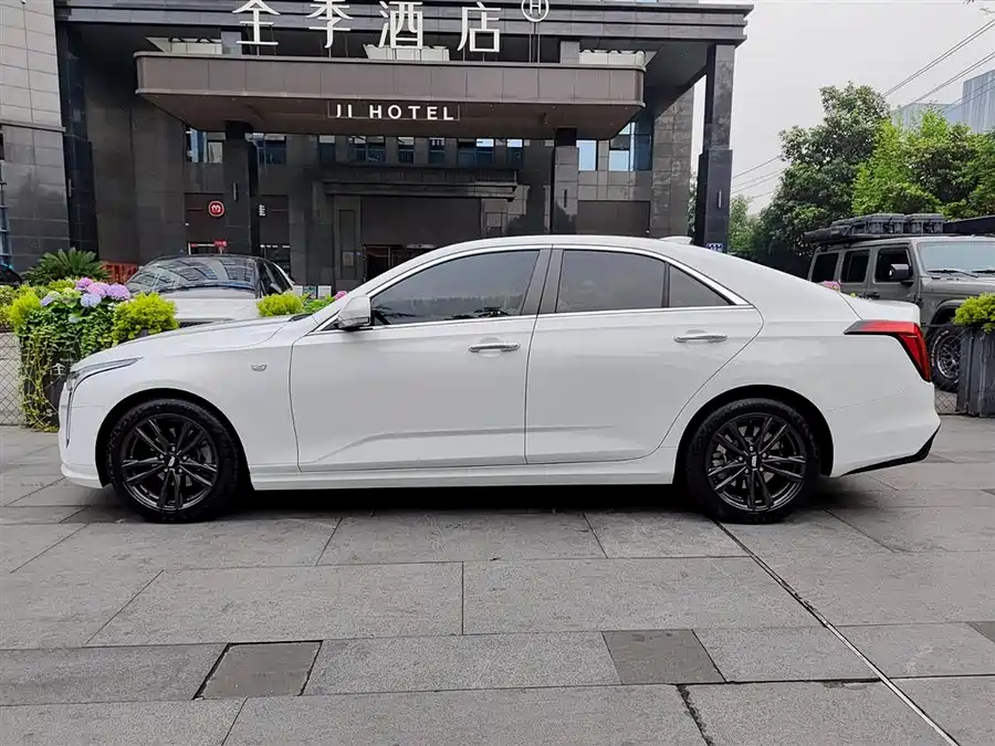 Cadillac CT4