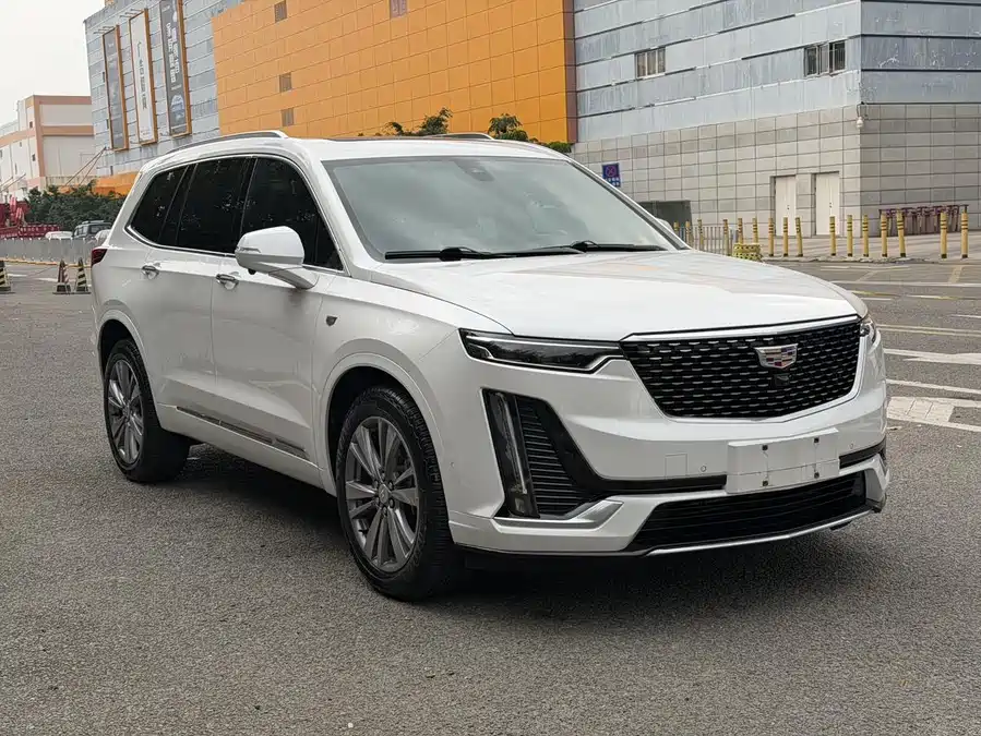 Cadillac XT6