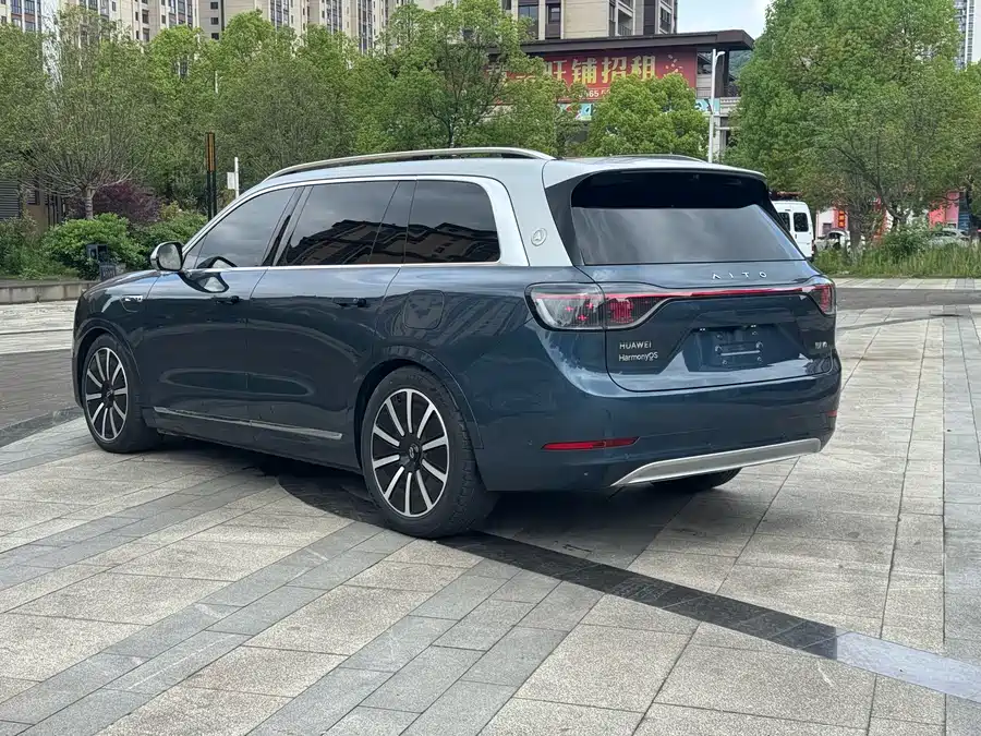 AITO Wenjie M9