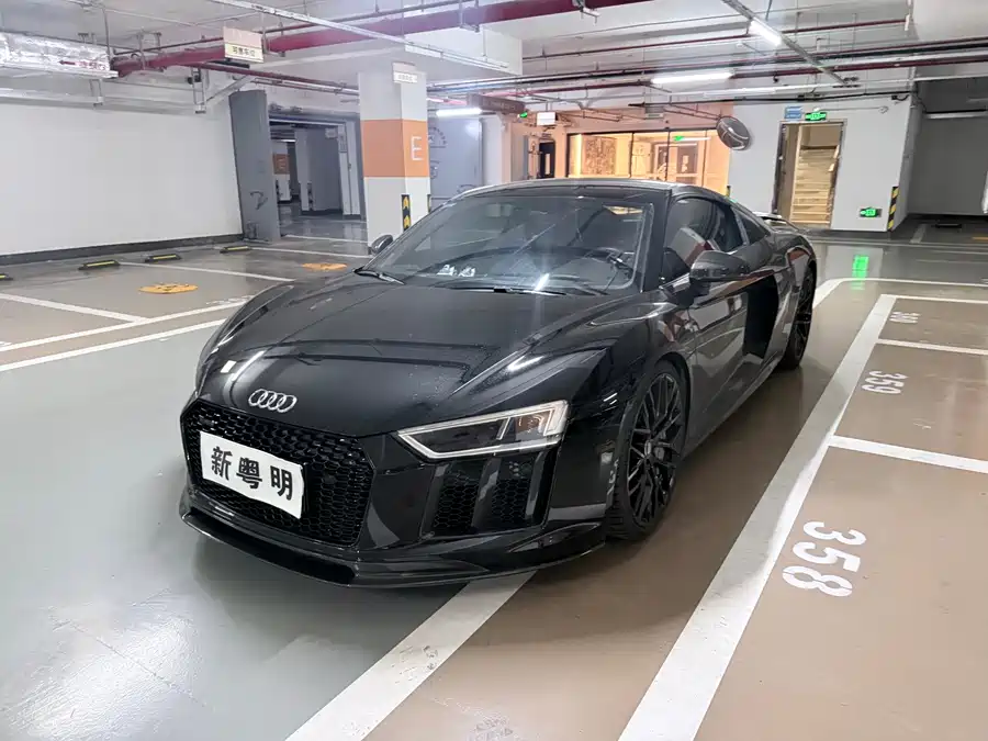 Audi R8