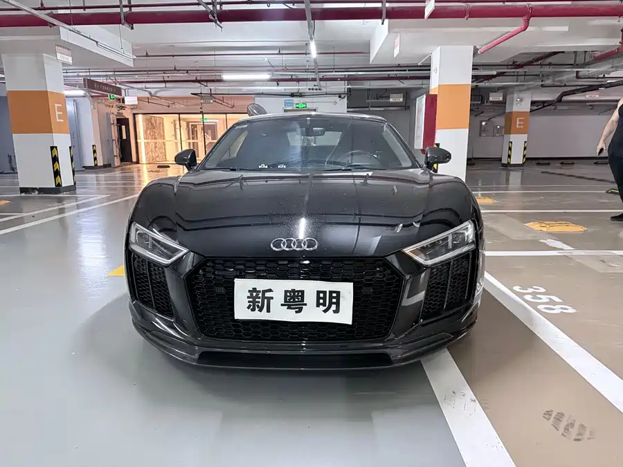 Audi R8