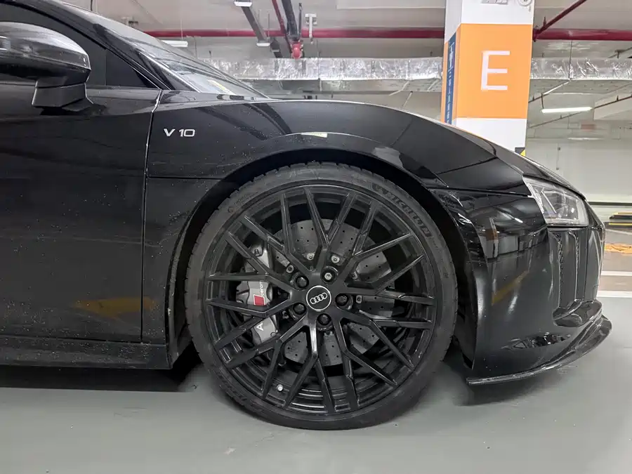 Audi R8