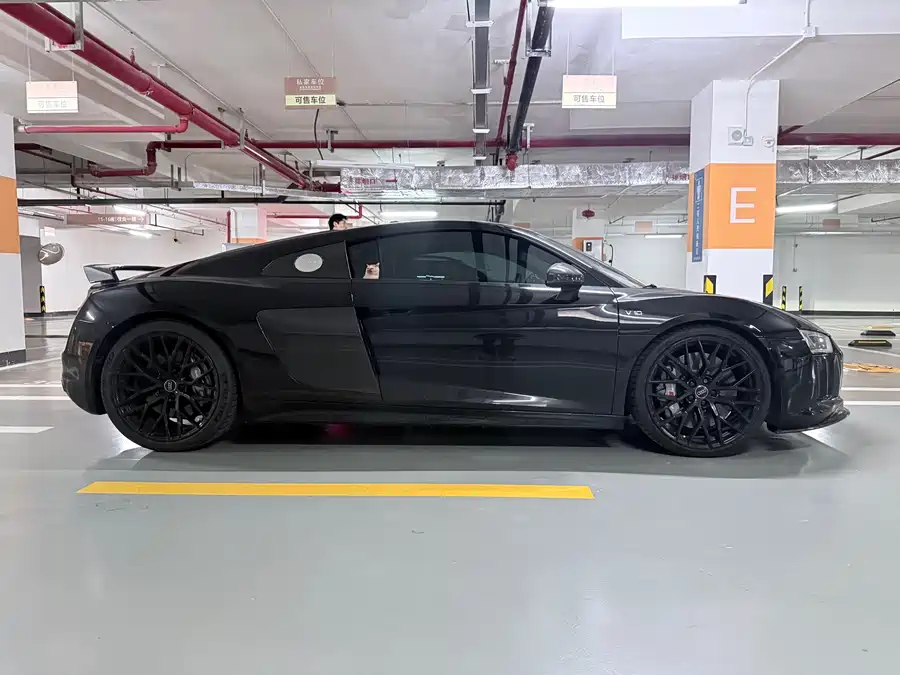 Audi R8
