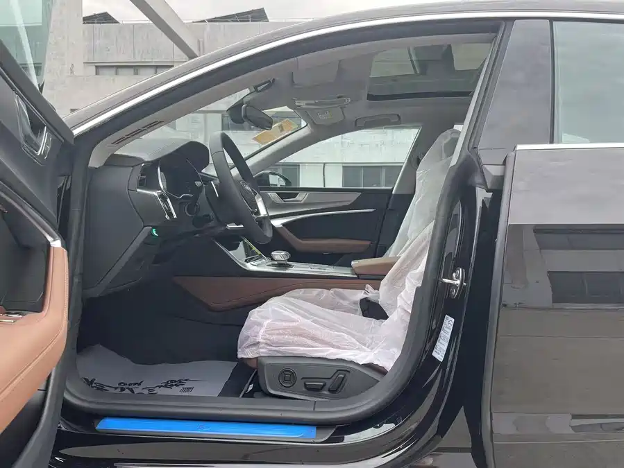 Audi A7L