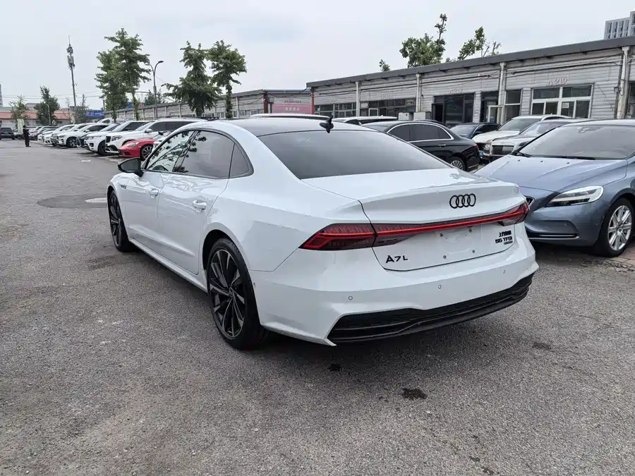 Audi A7L
