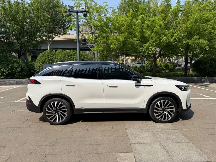 BAIC Beijing X7