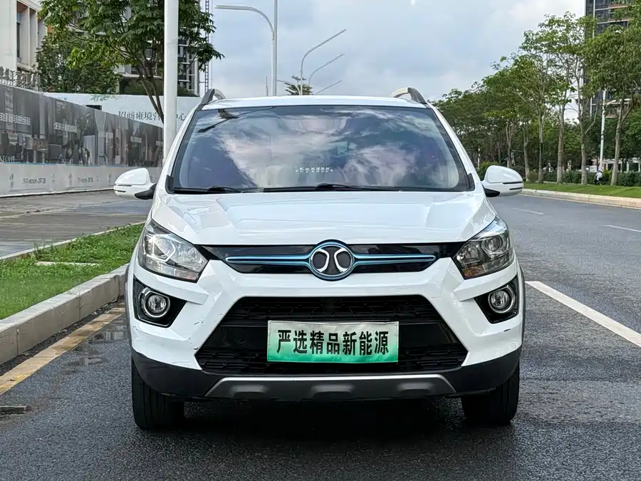 BAIC EX