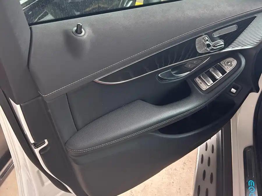 Mercedes Benz EQC
