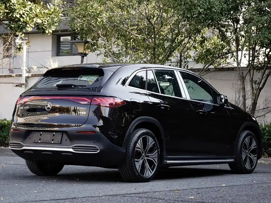 Mercedes Benz EQE SUV
