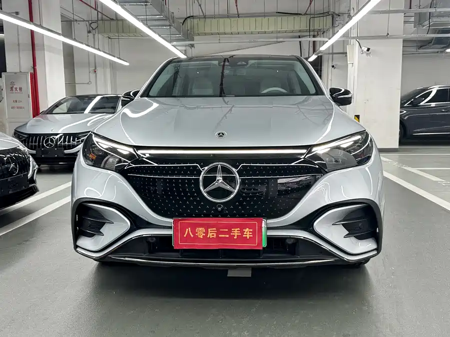 Mercedes Benz EQE SUV