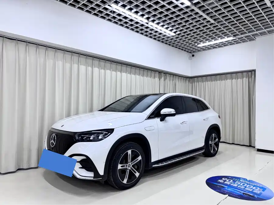 Mercedes Benz EQE SUV