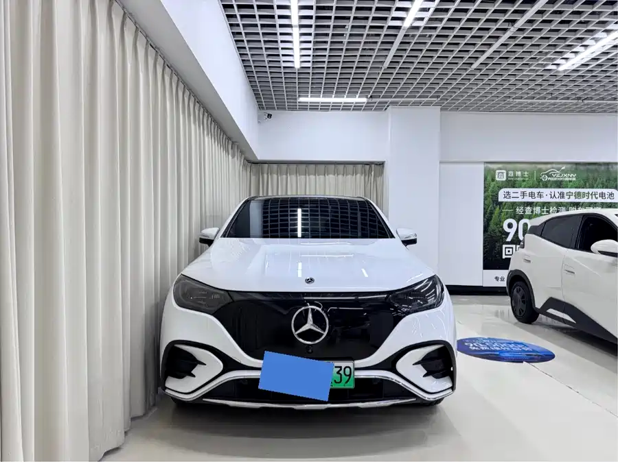 Mercedes Benz EQE SUV