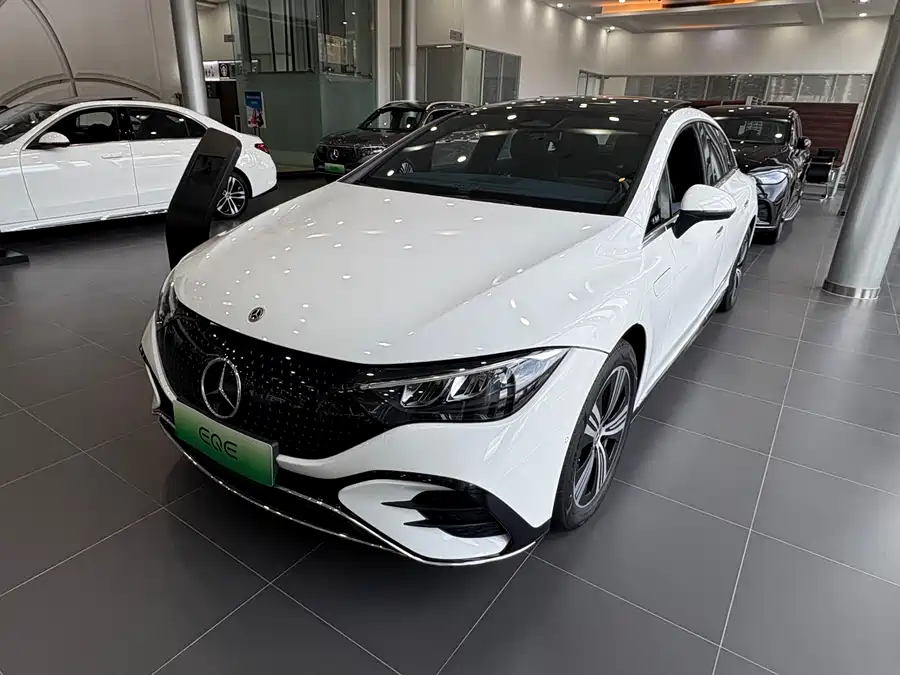 Mercedes Benz EQE