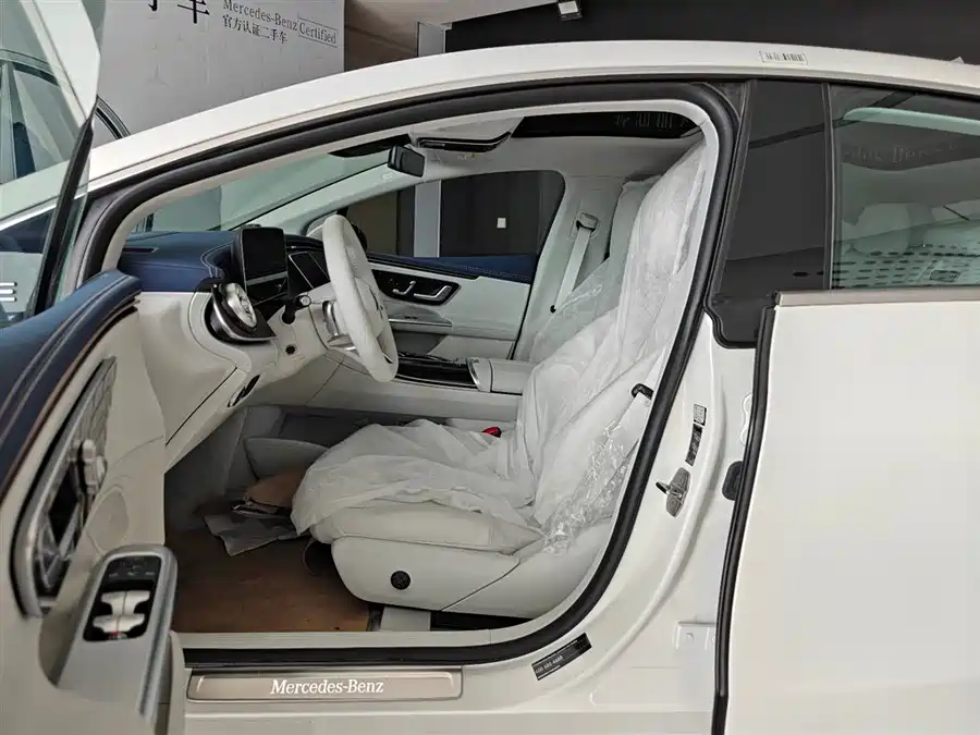 Mercedes Benz EQE