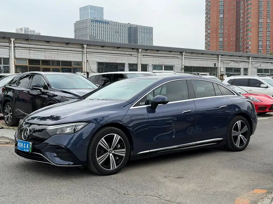 Mercedes Benz EQE