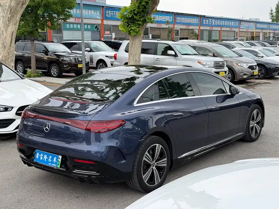 Mercedes Benz EQE