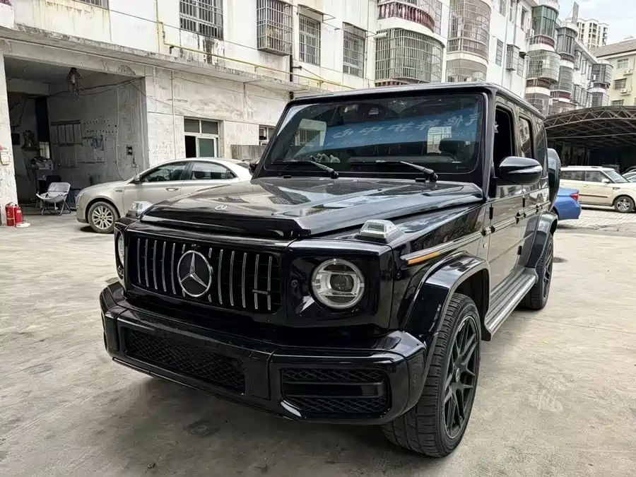 Mercedes Benz G-rated