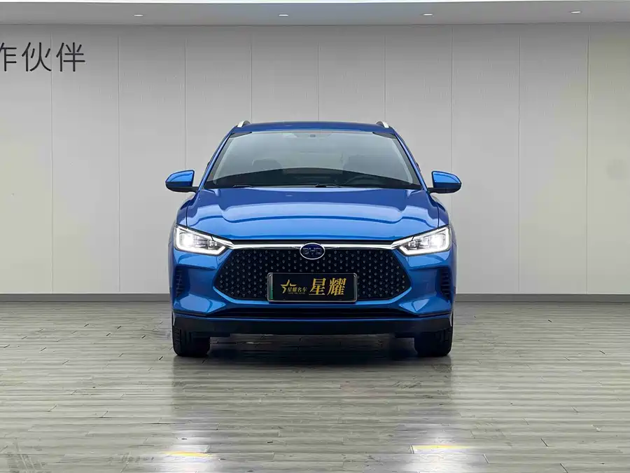 BYD e2