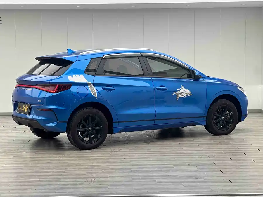 BYD e2