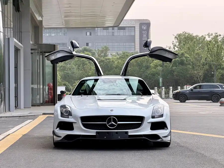 Mercedes Benz SLS-Class AMG