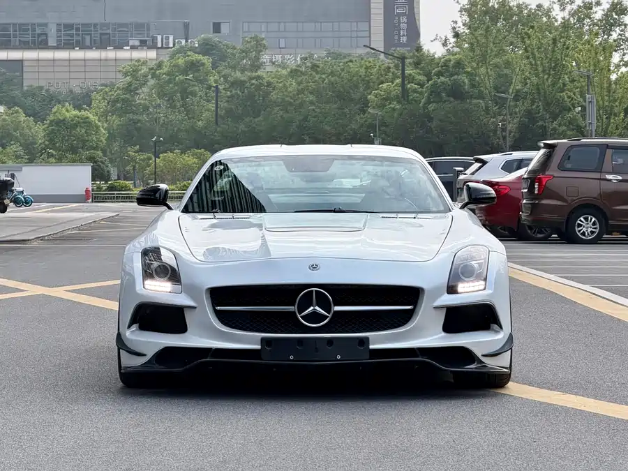 Mercedes Benz SLS-Class AMG