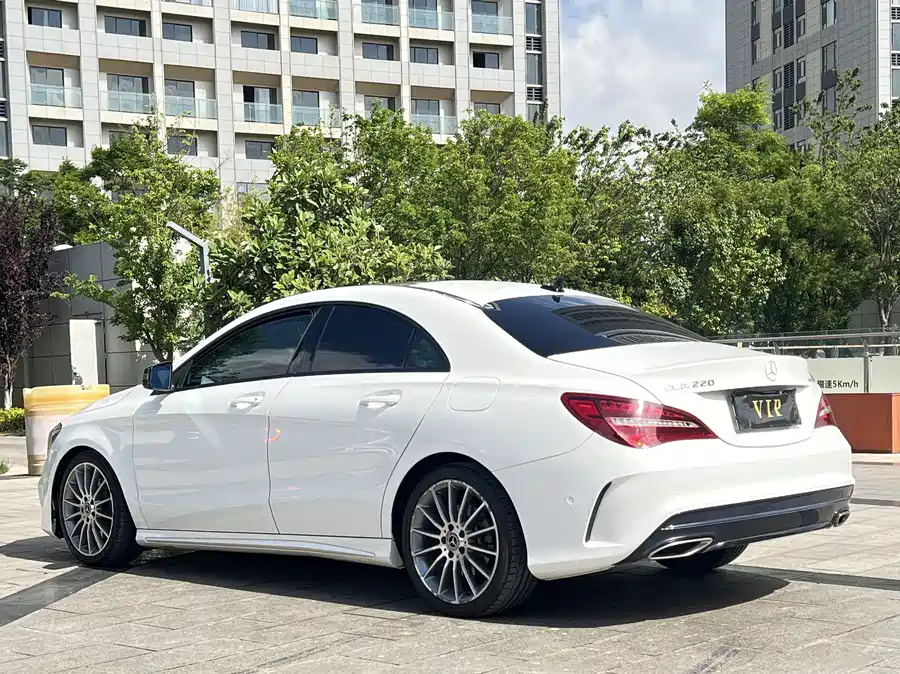 Mercedes-Benz CLA
