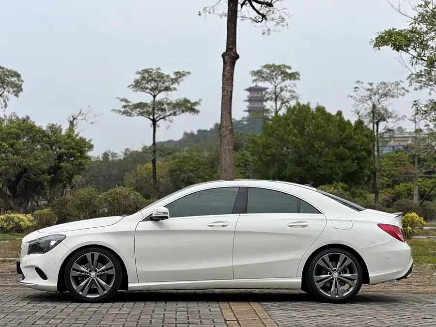 Mercedes-Benz CLA