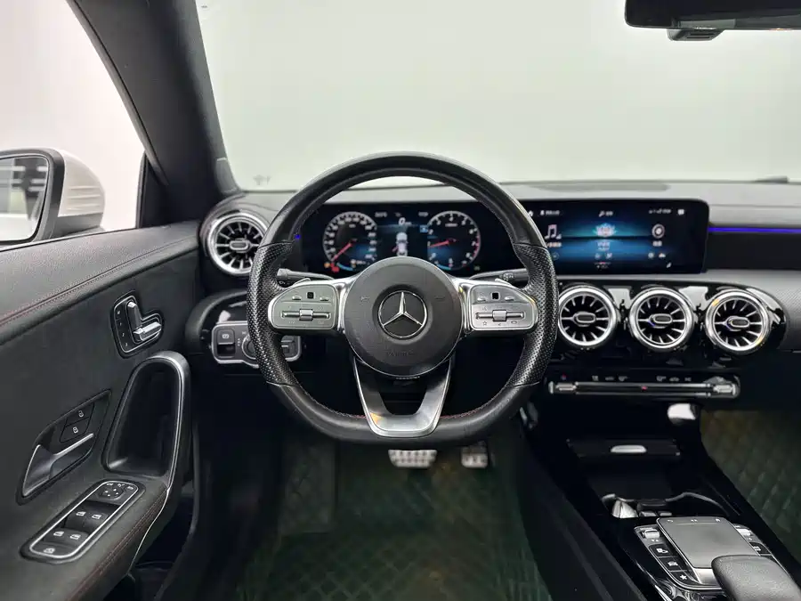 Mercedes-Benz CLA
