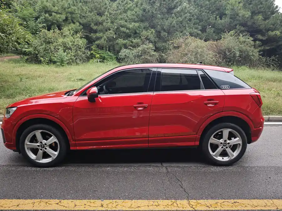 Audi Q2L