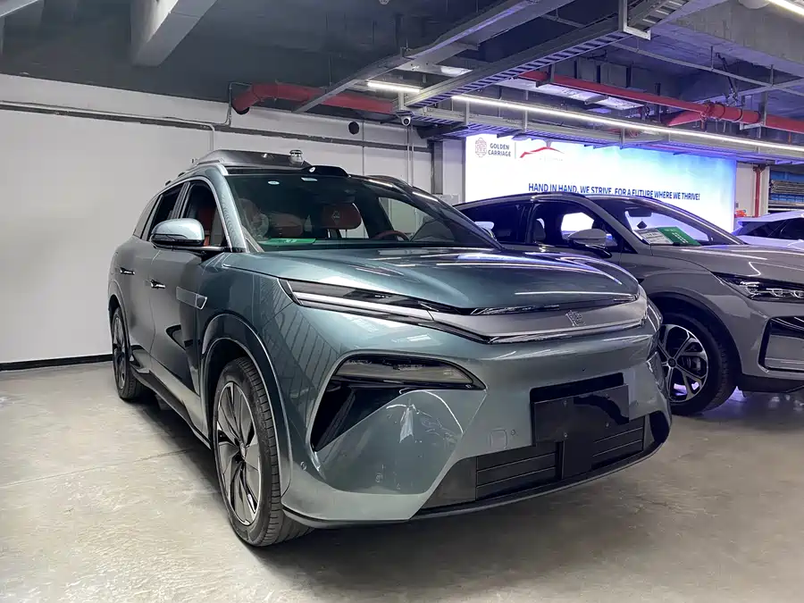 BYD Tang L
