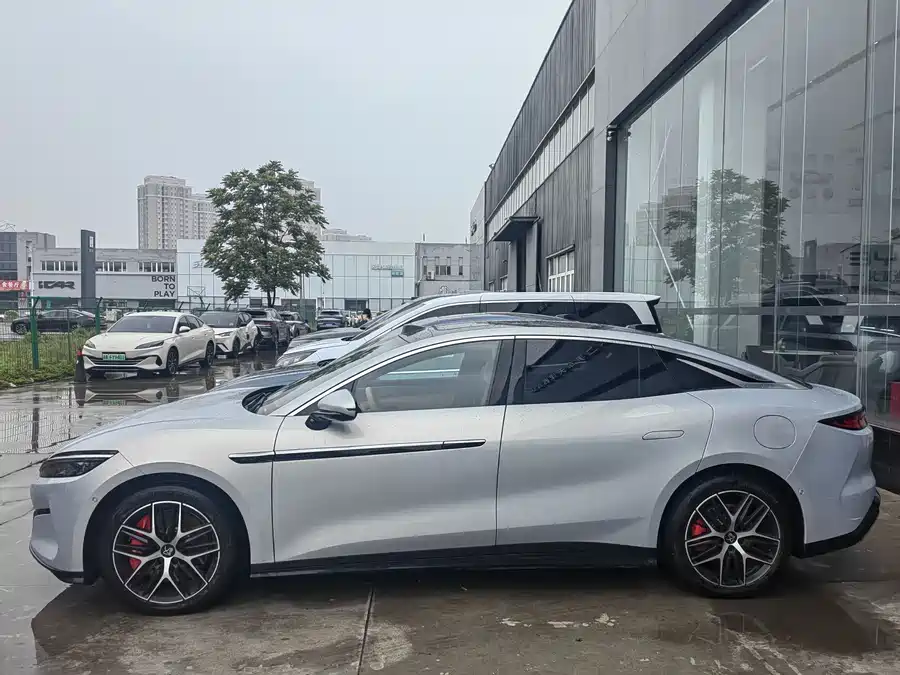 BYD Han L