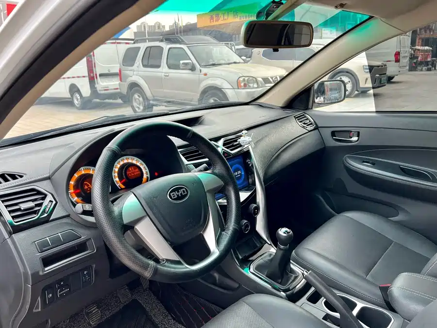 BYD F3