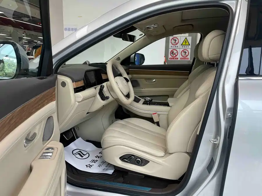 AITO Wenjie M7