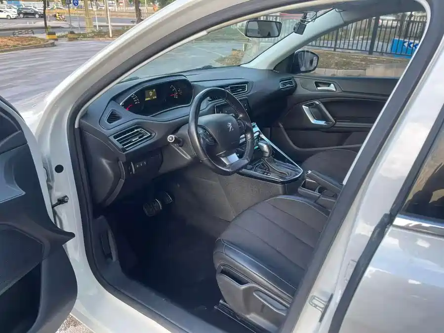 Peugeot 308